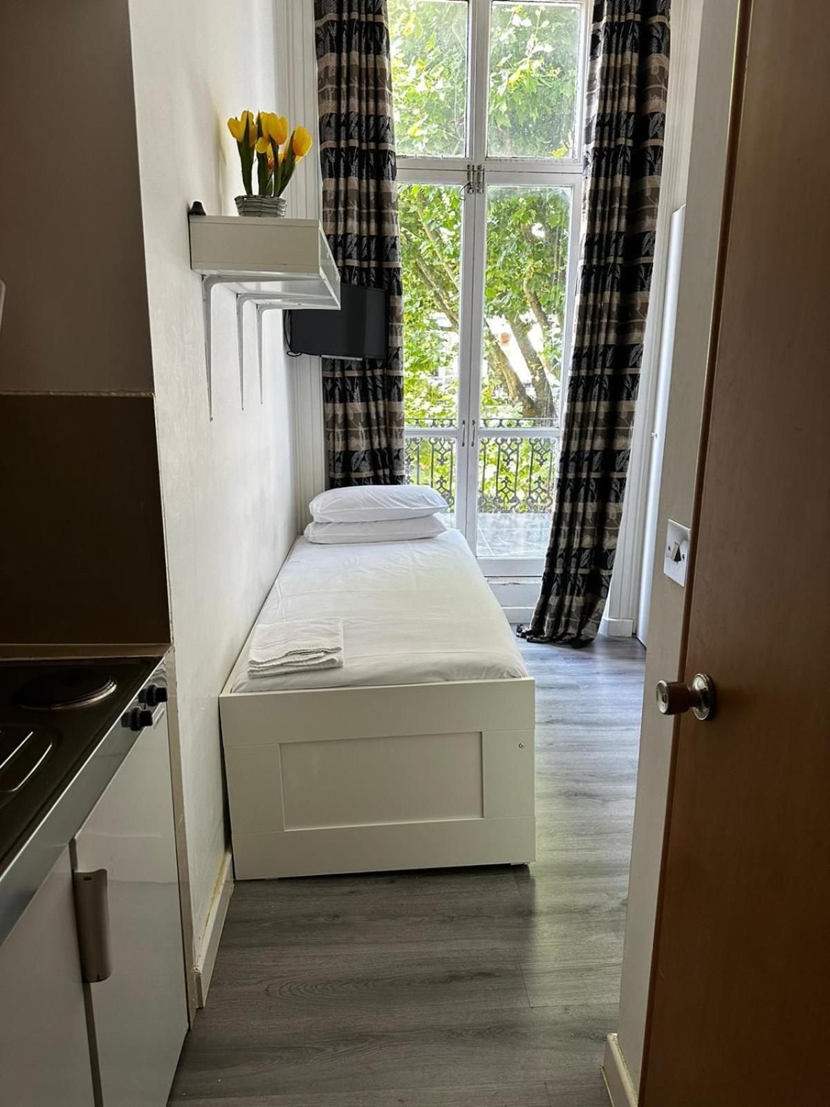 F103-1st Flr Mezzanine Studio Fit 3 Near Hyde Park London Exterior foto